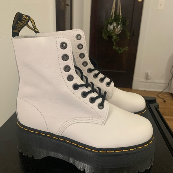 BRAND NEW DR Marten Boots - Picture 4 of 4
